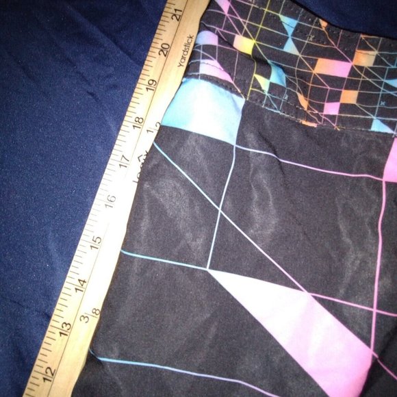 Hurley ®🔥Geometric Multicolor Board Shorts / Swim Trunks Men's‎ 34 Pool Beach - Picture 3 of 5